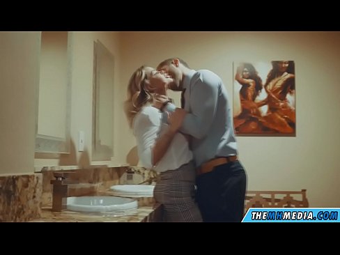❤️ Rehefa mamitaka anao ao amin'ny trano fidiovana ho an'ny besinimaro ny blonde be busty ❤❌ kalitao firaisana ara-nofo amin'ny pôrnôgrafia mg.robosexshop.ru ☑
